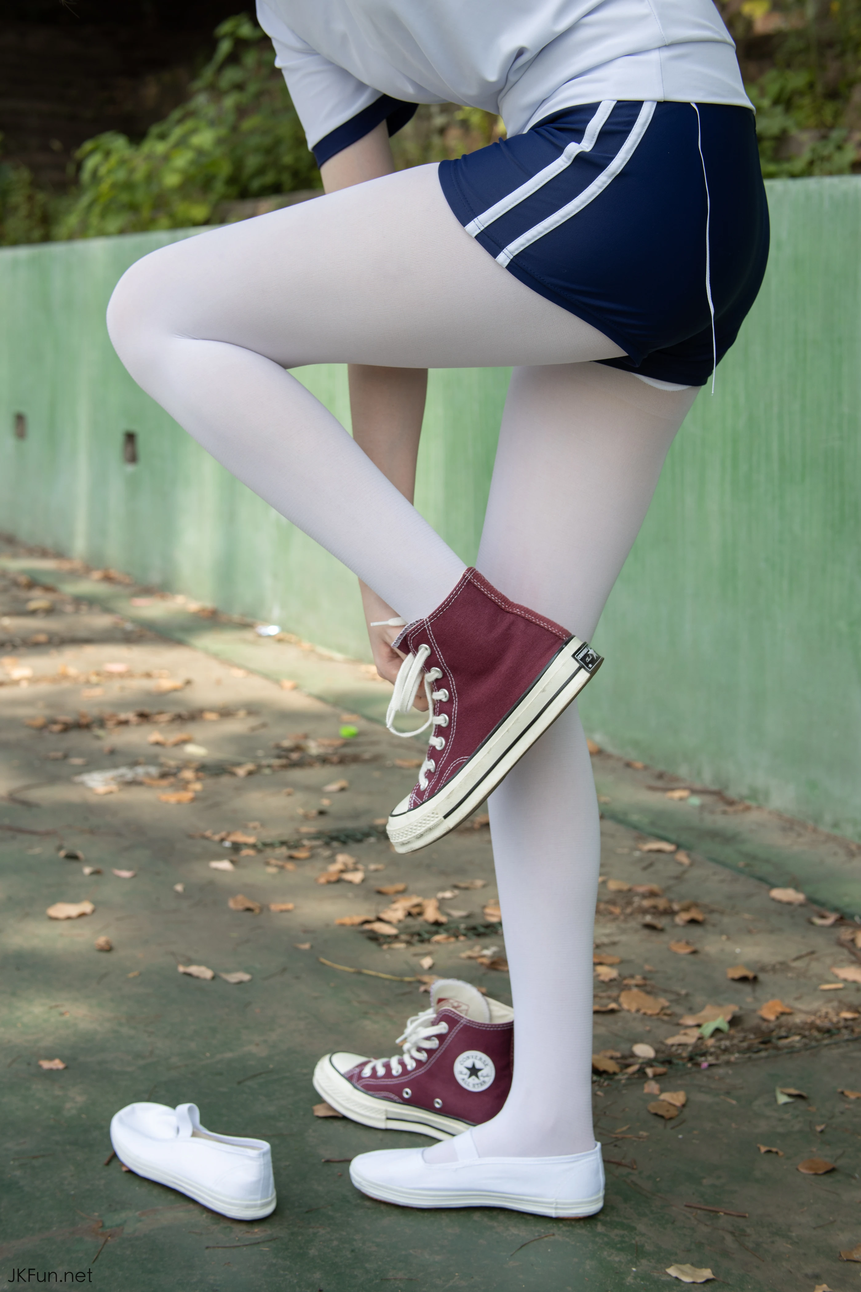 森萝财团 [JKFUN-019] 80D白丝外景体操服 Aika [107P 1V]插图1